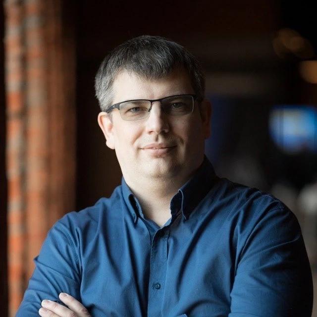 Максим Плотников